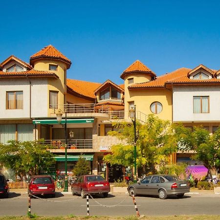 Hotel Queen Aydemir Bagian luar foto