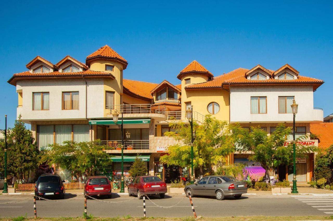 Hotel Queen Aydemir Bagian luar foto