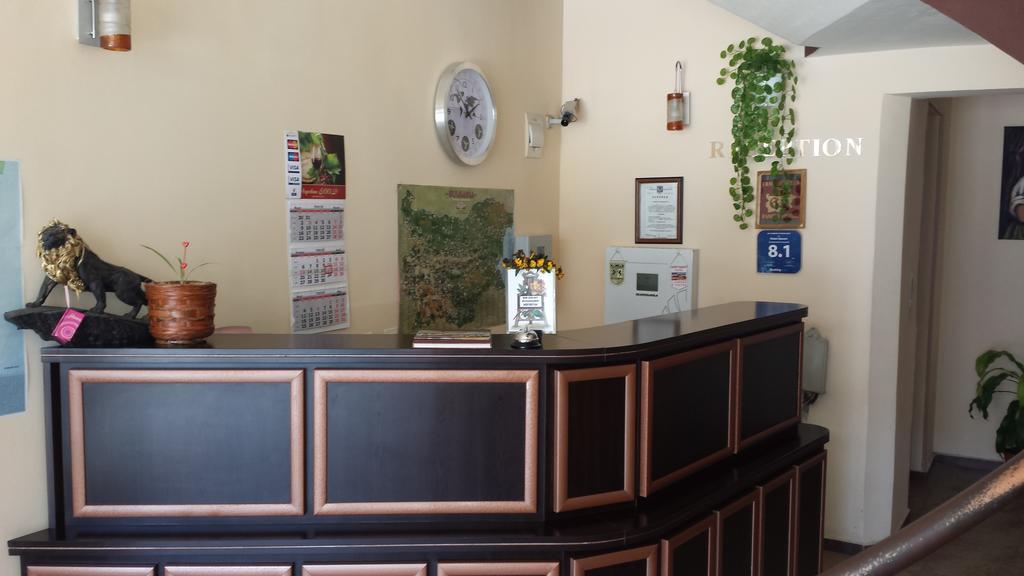 Hotel Queen Aydemir Bagian luar foto