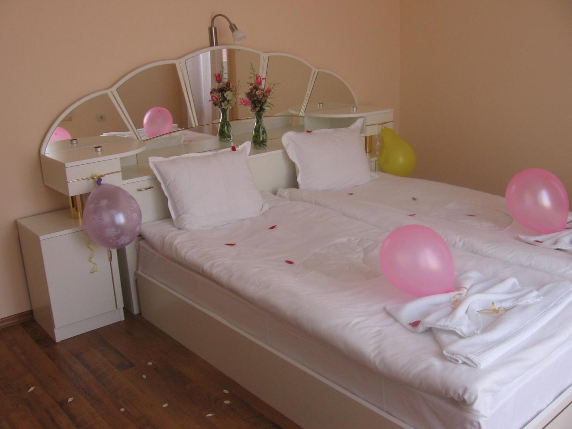 Hotel Queen Aydemir Bagian luar foto