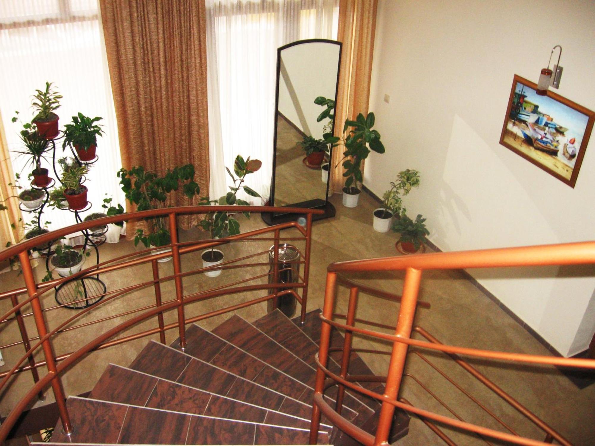 Hotel Queen Aydemir Bagian luar foto